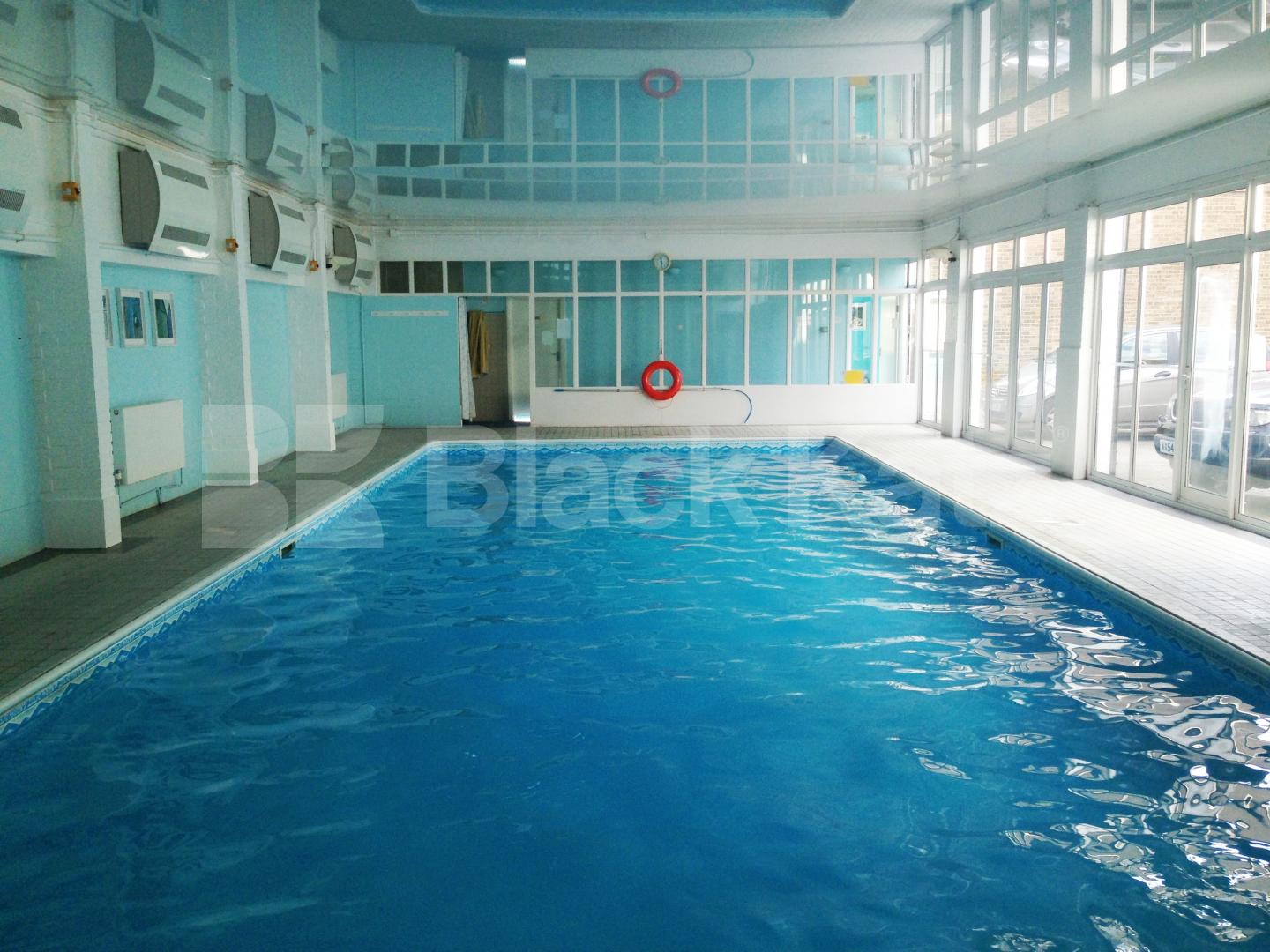 			UNDER OFFER, Studio Apartment, 1 bath, 1 reception Studio			 Regents Bridge Gardens, Vauxhall